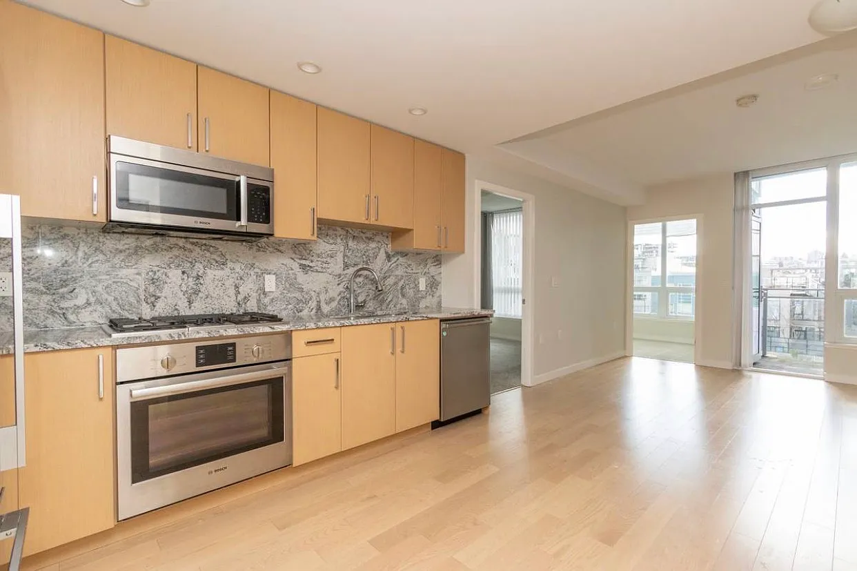 2 bed, 789 sqft, $3,800 — Photo 1