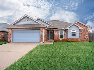 9201 S Bryant Ter, Moore, OK 73160