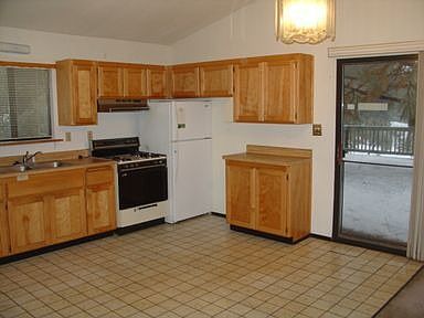 2nd image of 2413 Freeman Dr