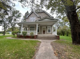 401 Park St, Rolette, ND 58366