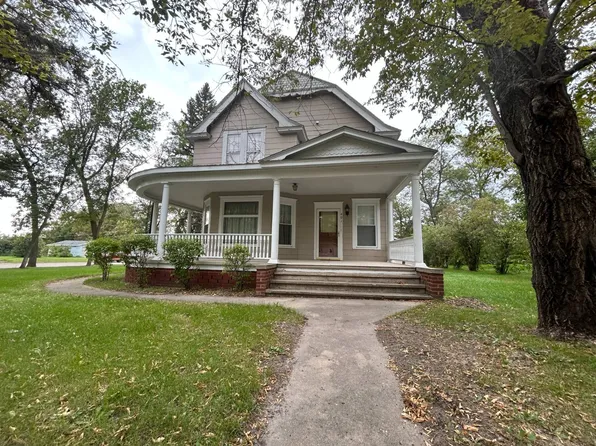 401 Park St, Rolette, ND 58366