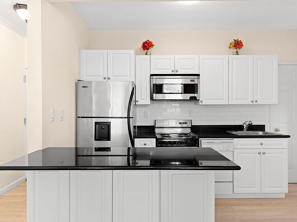 1st image of 220 W 111th St APT 4D