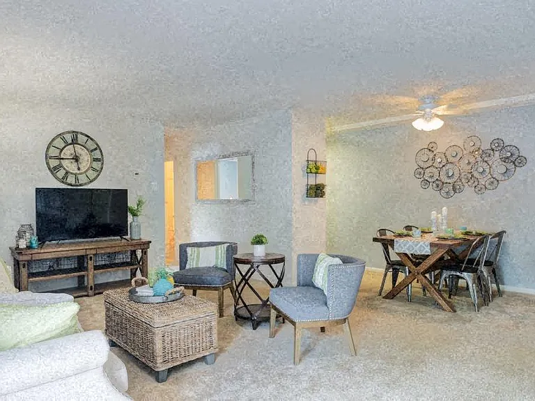 Main Street Apartment Homes — Photo 6
