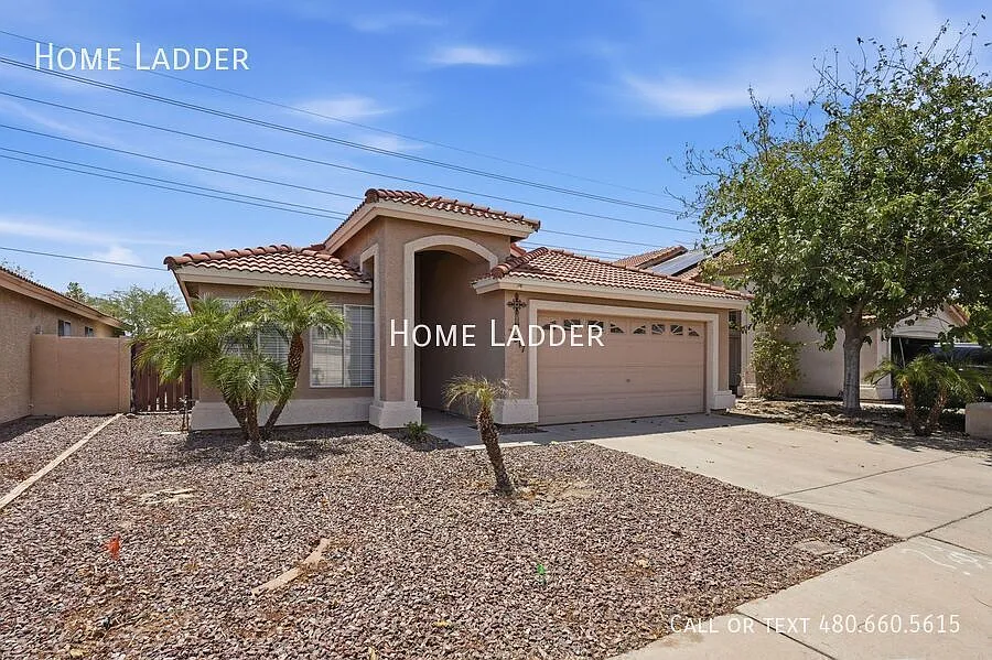 Modern 3-Bedroom Home with Private Pool Near Arrowhead! — Photo 3