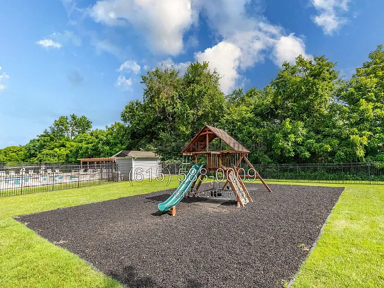 1012 McKenna Dr — Photo 36