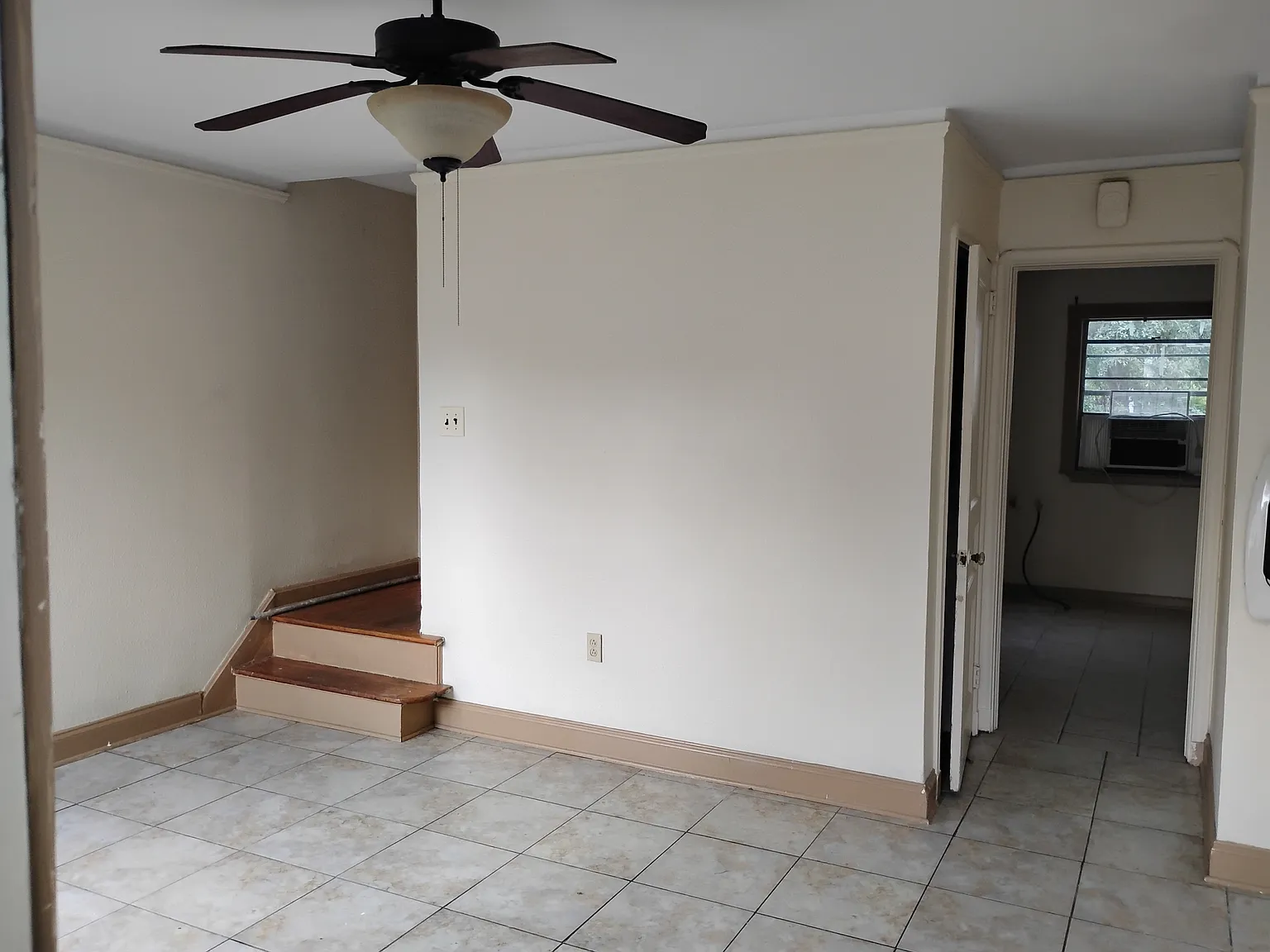 2 bed, 900 sqft, $1,050 — Photo 3