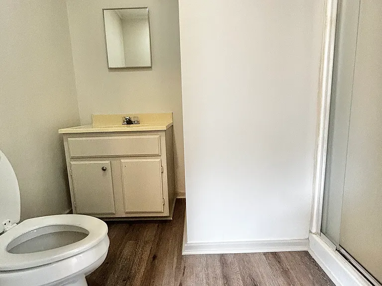408 Angus St — Photo 9