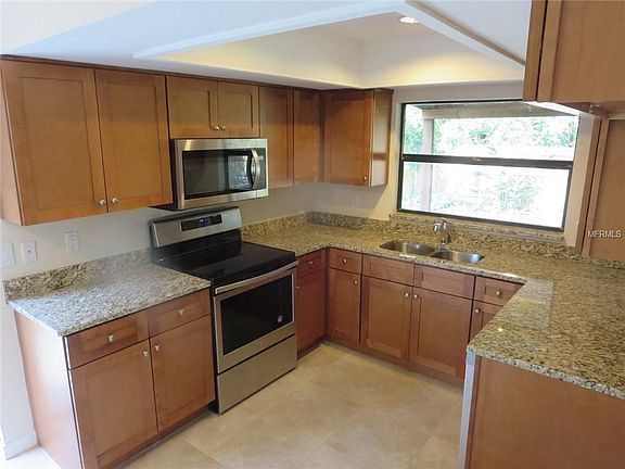 3rd image of 15629 Bear Creek Dr