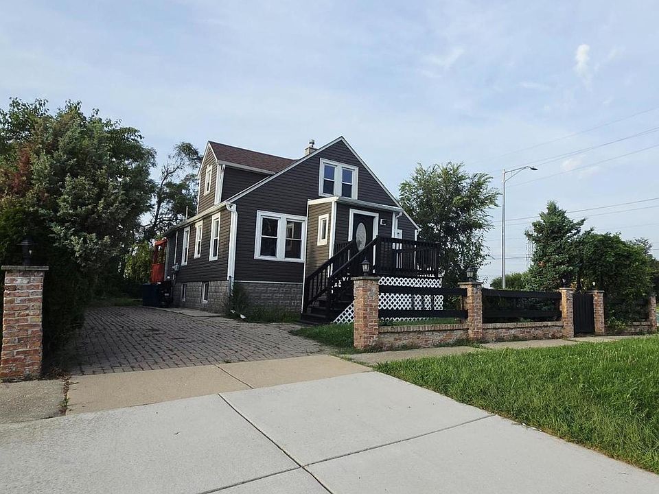 1st image of 7000 W 71st Pl