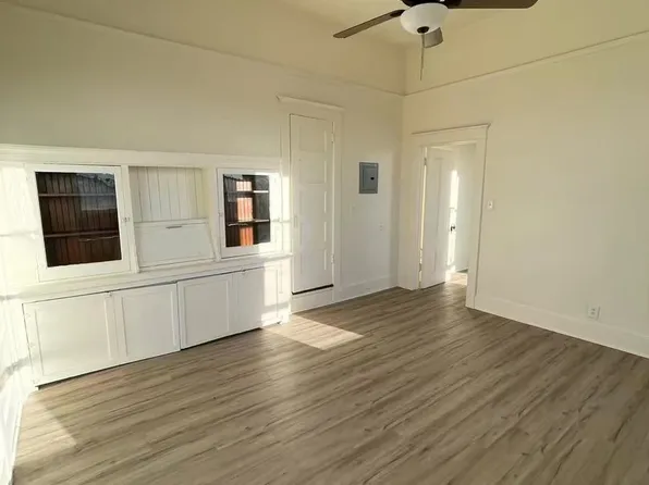 134-136 E 31st St, Los Angeles, CA 90011