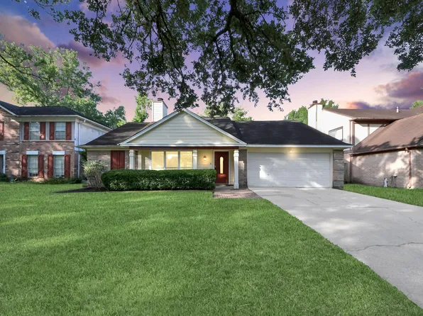 3402 Hidden Creek Dr, Sugar Land, TX 77479