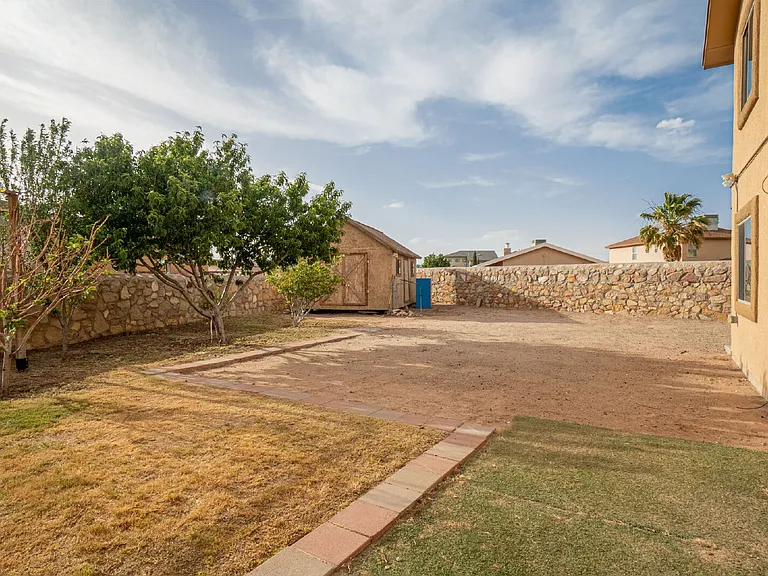 7041 Falling Leaf Cir — Photo 28