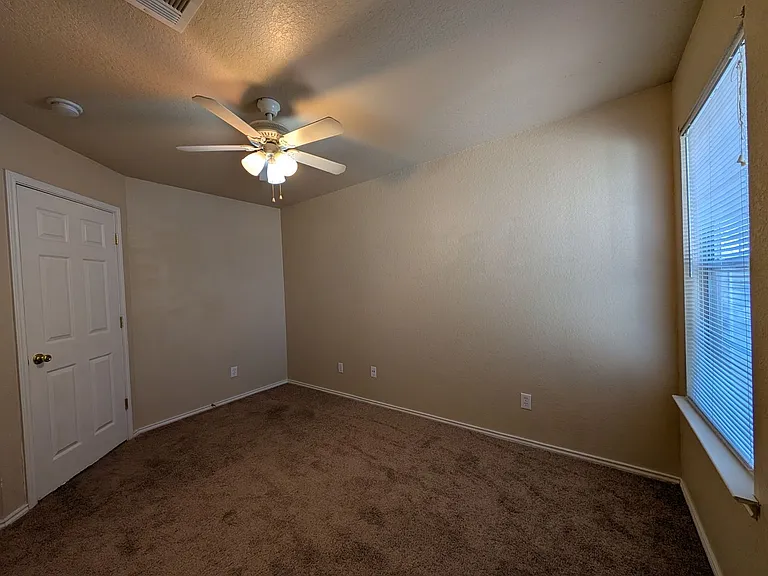 1013 Misty Acres Dr — Photo 23