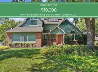 1129 Parkside Cir, Lawrence, KS 66049