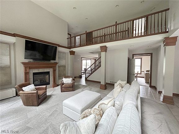 4th image of 33606 Saint Francis Dr