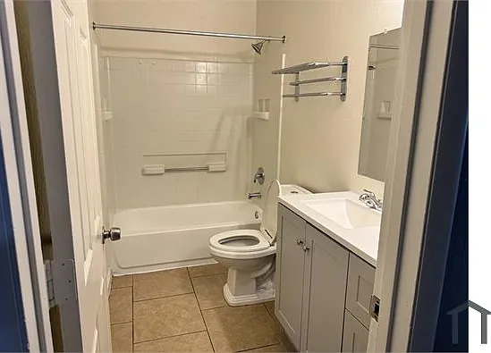 115 W Hill Dr #11 — Photo 8