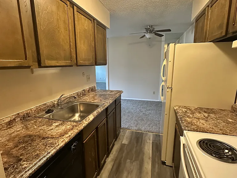 2319 SW Briarwood Plz #104C — Photo 1