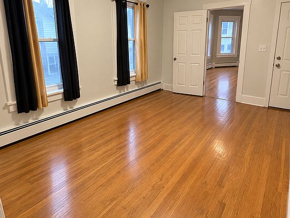 3rd image of 114 12th Ave #1