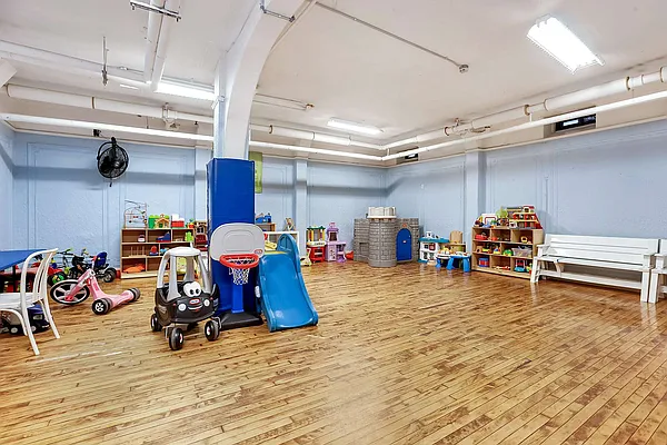Sold by Redfin Real Estate | media 10