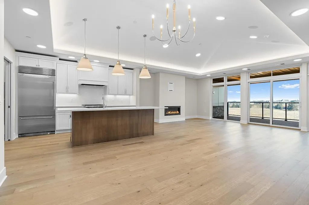 2 bed, 2.5 bath, 1940 sqft, $5,820 — Photo 1