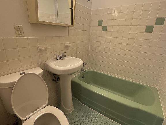 4th image of 2400 Larpenteur Ave W #10B