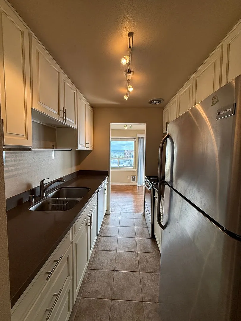 Lani Kai Apartments — Photo 3