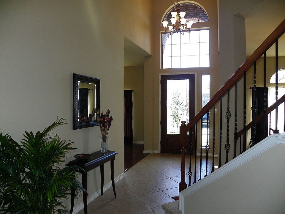 1st image of 2807 San Eduardo