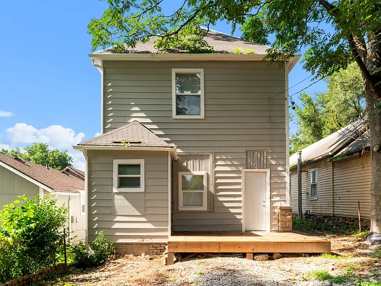 815 Kickapoo St — Photo 29