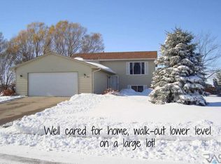 211 N Steven St, Worthing, SD 57077