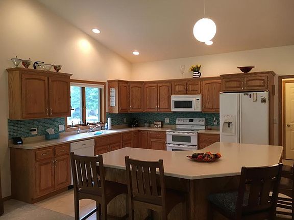 3rd image of 213 Emerald Meadows Dr