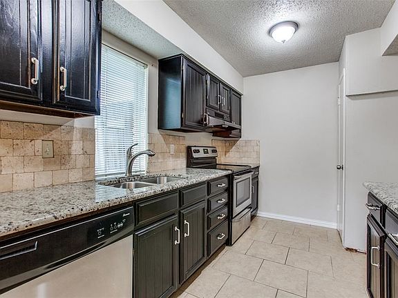 4th image of 305 S Spring Creek Dr