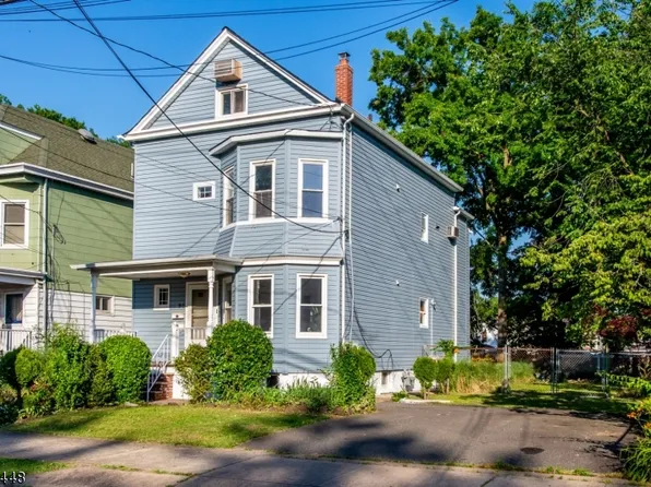 30 Zabriskie St, Haledon Boro, NJ 07508