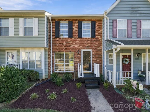 8231 Circle Tree Ln, Charlotte, NC 28277