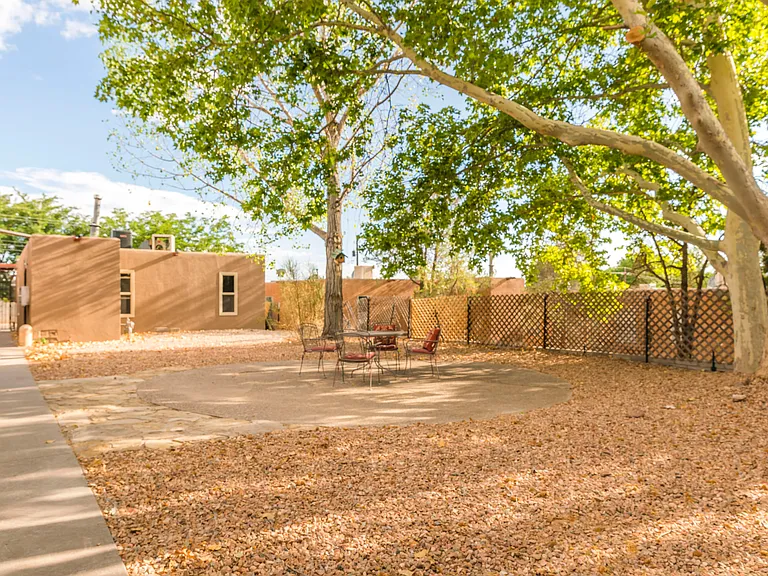 Beautiful 2 Bedroom Casita w/ Yard in Gated NE Heights Compound — Photo 18