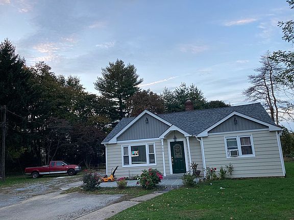 3rd image of 715 E Baltimore Park