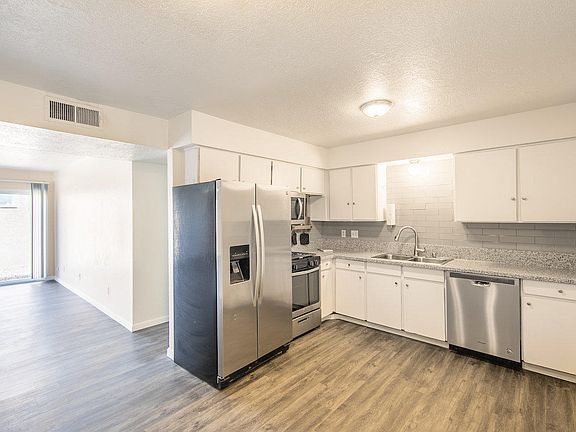 3rd image of 13360 Camino Del Norte NE