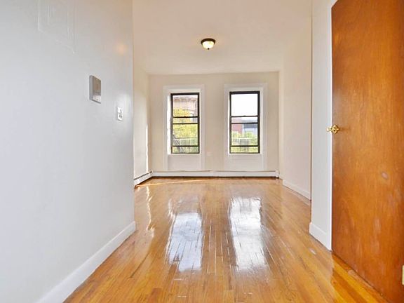 2nd image of 306 Stuyvesant Ave APT 3A