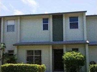 833 Crystal Lake Dr, Pompano Beach, FL 33064