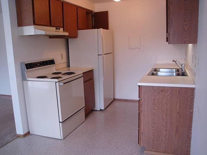 2nd image of 601 SE 8th Ave APT B101