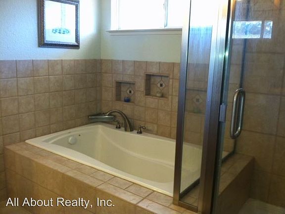 5th image of 1455 Southwood Way