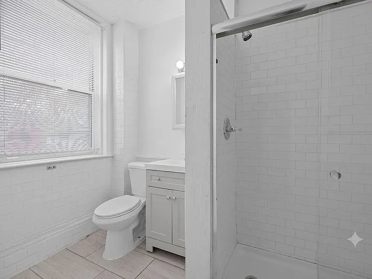 2204 E Carson St — Photo 10