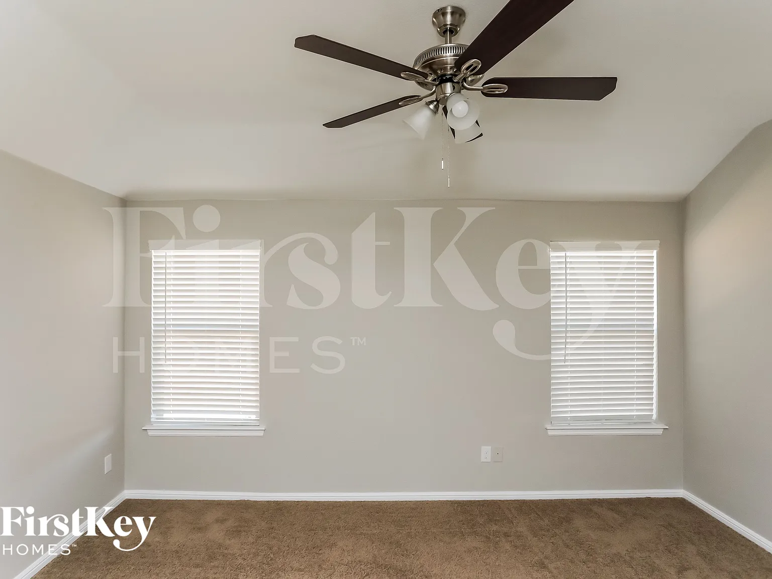 4 bed, 2.0 bath, 1605 sqft, $2,040 — Photo 2