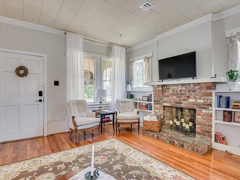 2350 Wrightsboro Rd — Photo 4