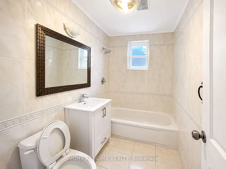 55 Verwood Ave #MAIN — Photo 13