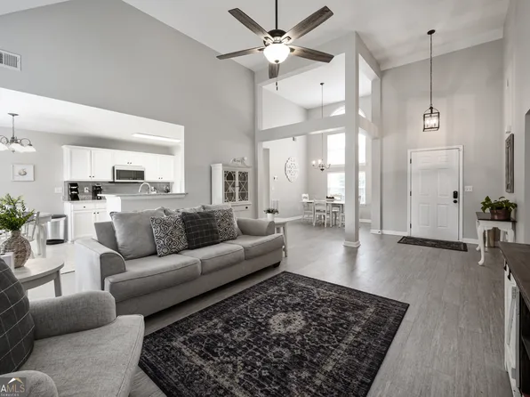 11 Cobblestone Dr NW, Cartersville, GA 30120