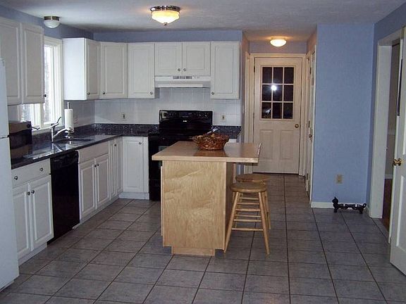 2nd image of 60 Sheri Ln