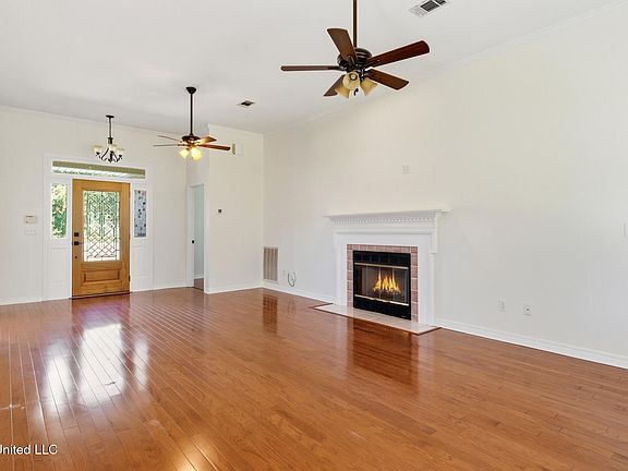 5th image of 69250 Diamondhead Dr E