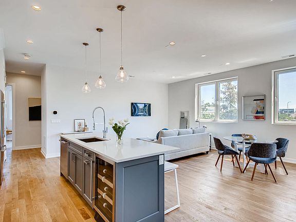 4th image of 2205 W Medill Ave #2E