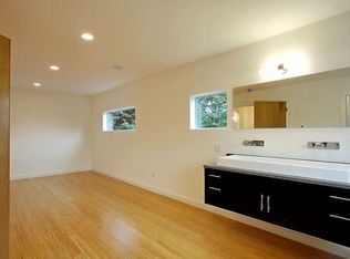 914 29th Ave S, Seattle, WA 98144