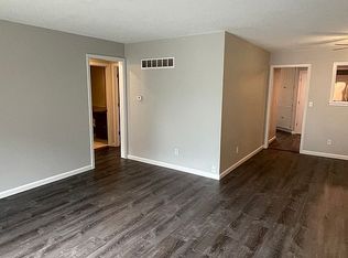 427 W 104th St APT A, Kansas City, MO 64114